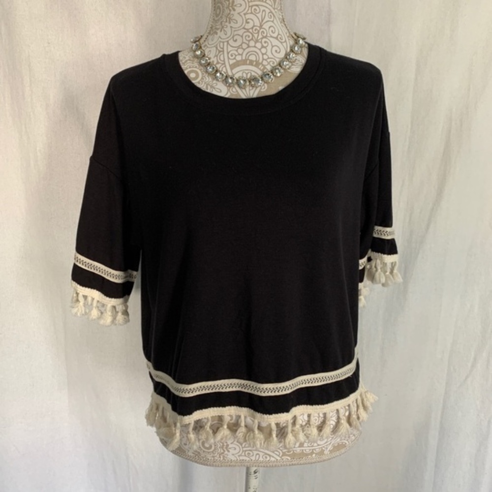 Harlowe & Graham // Black, White Tassel Trim Shirt size small z26